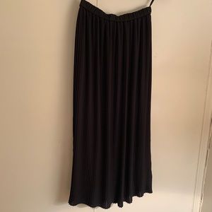 Uniqlo Accordion Skirt
